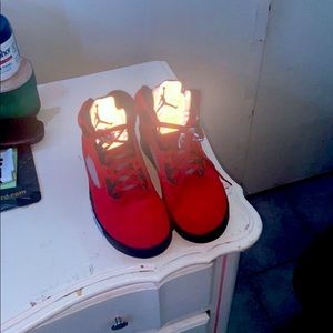 Jordan 5 Retro Raging Red Bull Red (2021 Edition)